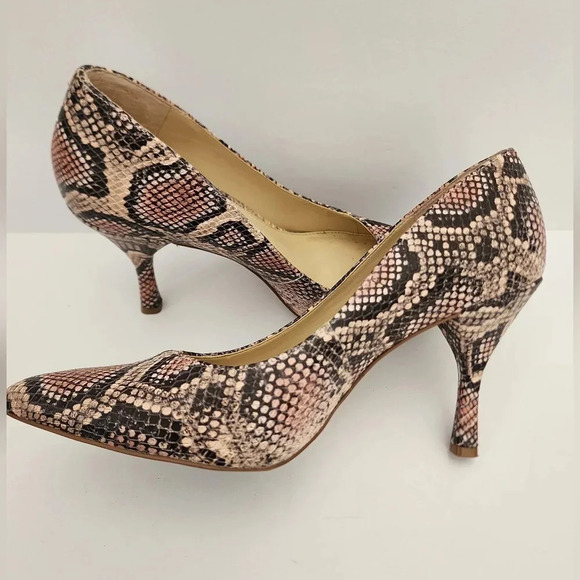 Vince Camuto Women Pointed Toe Slip On Snake Embossed Leather High Heels, sz 8.5 - Picture 15 of 16